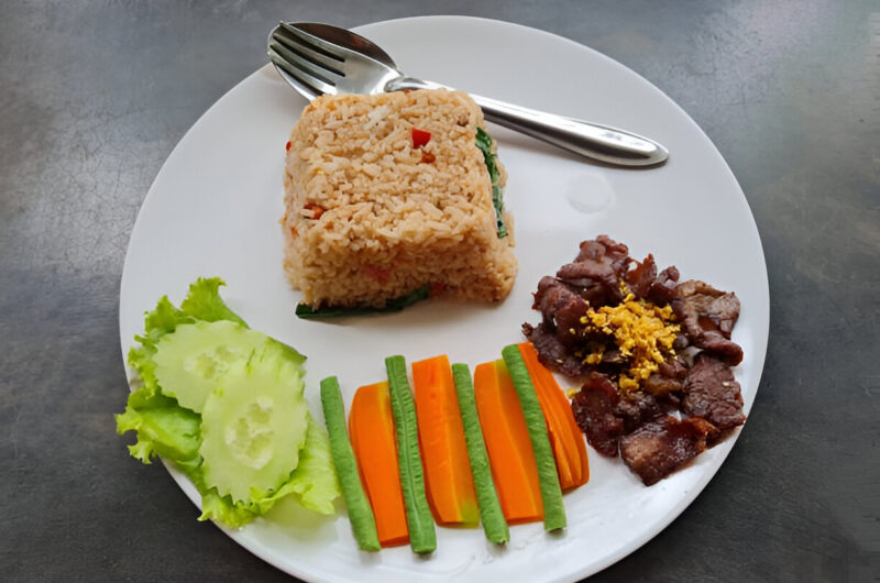 Crisped Brown Rice with Beef, Vegetables, and Eggs