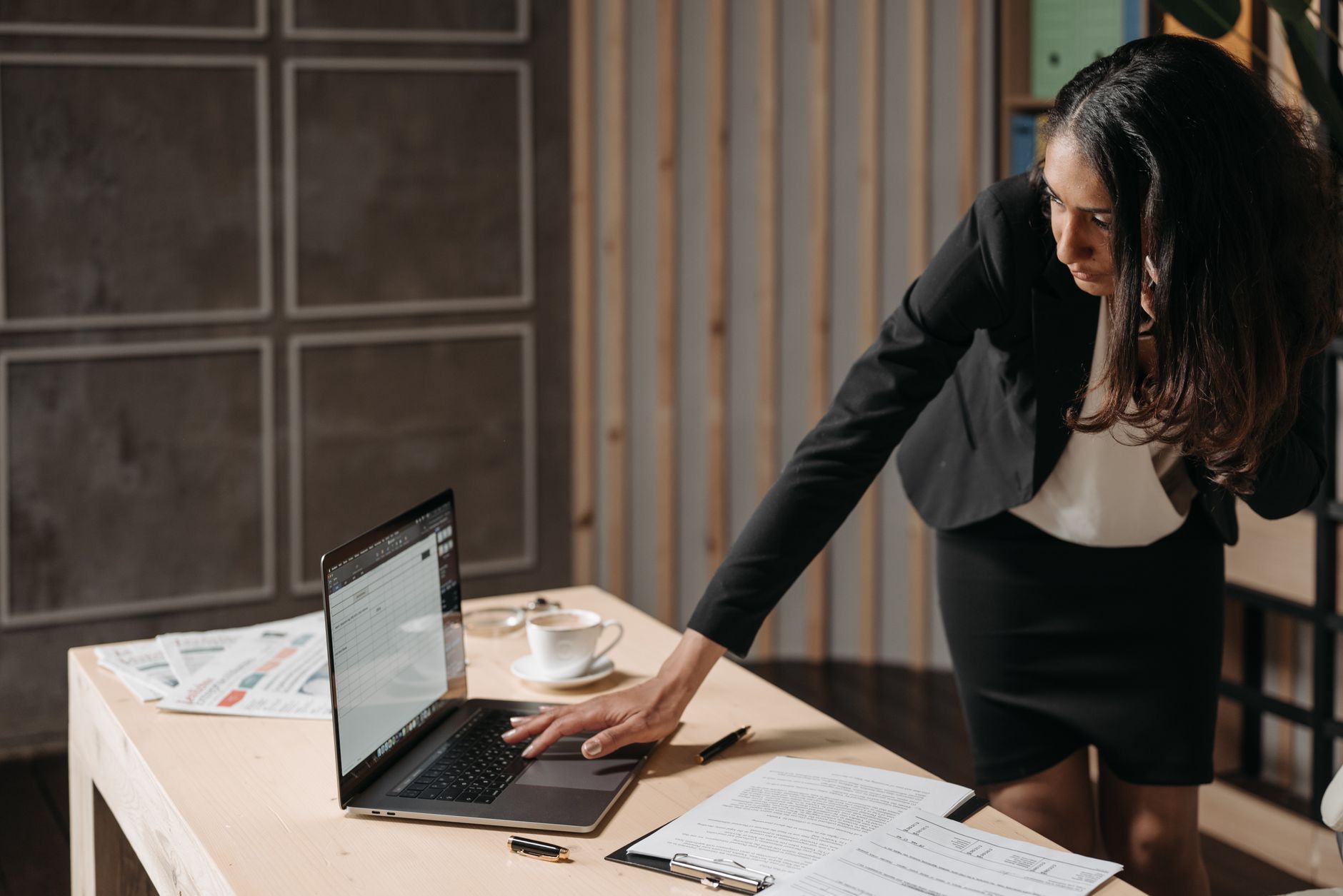 The Multitasking Productivity Myth: Why Focused Work Outperforms Divided Attention